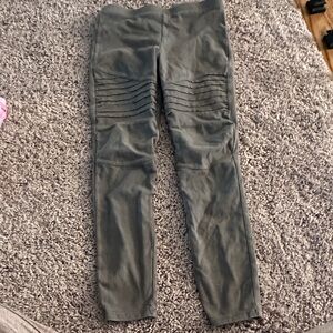 Army green leggings art class size 7/8